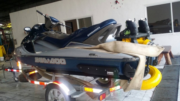 ขายยกชุด Fry Board  ขายพร้อมเจ็ทสกี ลากไปเล่นได้เลย