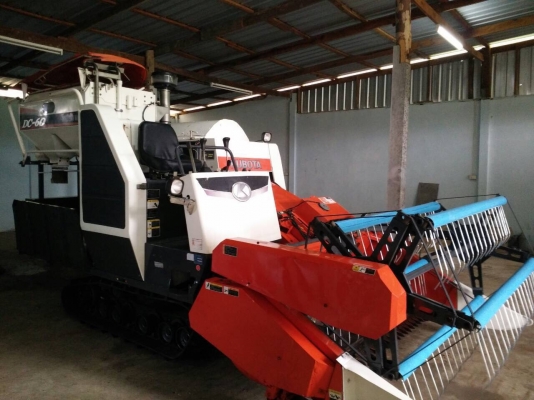 ขายด่วน!!!!รถเกี่ยวข้าวคูโบต้า รุ่นDC60 plus ราคา 299000บาท