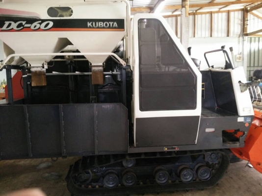 ขายด่วน!!!!รถเกี่ยวข้าวคูโบต้า รุ่นDC60 plus ราคา 299000บาท