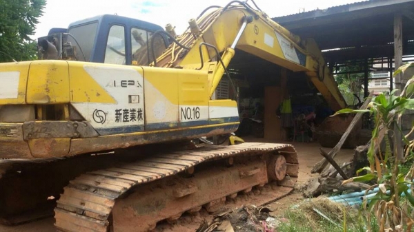 ขายรถขุดแบ็คโค kobelco sk200 /// มาร์คทรี เก่านอกไฟฟ้าเต็ม เอวแน่น บูมสวย เฟรมสวย เก๋งเดิม สภาพพร้อมลุยงาน เอกสารอินวอยซ์