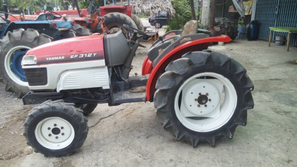 ขายยันม่าร์ EF312T สภาพรถพร้อมใช้งานครับ สนใจติดต่อ