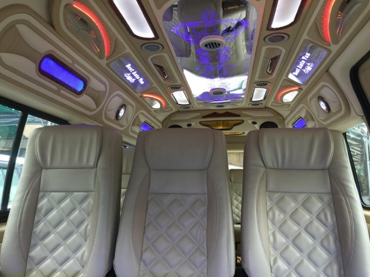 โทร 0922726669 คุณตันหยงค่ะ รถตู้ดีเซลล์. แต่งวีไอพี. แอร์ไมโครบัส. กล้องส่องหลัง. ทีวีขนาดยักษ์จอสไลด์. ล้อแม็ค. สวยจัดครบเซ็ต.  ปี. 2013