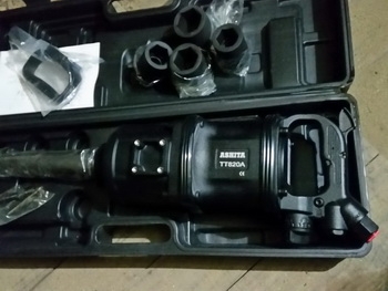 บล็อคลม ยี่ห้อ ASHITA ขนาด 1 นิว พร้อมหัวบล็อค 4 หัว สำหรับถอดล้อรถ 6 และ 10 ล้อ