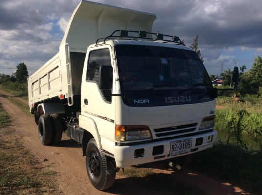 6ล้อISUZU ดั๊ม2เพลา (4WD) เครื่อง4HG1 (130 แรง)ครัทซีใหญ่ ช่วงล่างใหญ่ พาว์เวอร์ ไฟฟ้า รถเดิมๆสภาพสวยจัด มีสโลพร้อมใช้งาน ขาย 600,000 บาท (ศุภากร 081-4252943)