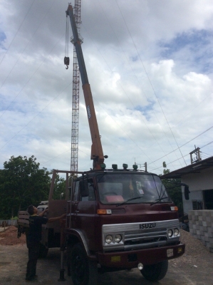 ISUZU 6ล้อบรรทุกติดเครน เครื่อง 185 แรง (6BF) 6เกียร์เดินหน้า  มีแอร์ พวงมาลัยพาวเวอร์ พร้อมเครน 3 T 3 ปอก  เครื่องดี ขับดี  ครัทซีสวย ขาย 390,000 บาท (ศุภากร 081-4252943)