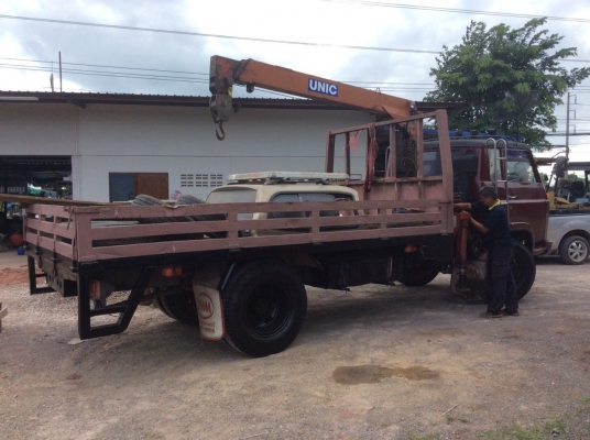 ISUZU 6ล้อบรรทุกติดเครน เครื่อง 185 แรง (6BF) 6เกียร์เดินหน้า  มีแอร์ พวงมาลัยพาวเวอร์ พร้อมเครน 3 T 3 ปอก  เครื่องดี ขับดี  ครัทซีสวย ขาย 390,000 บาท (ศุภากร 081-4252943)