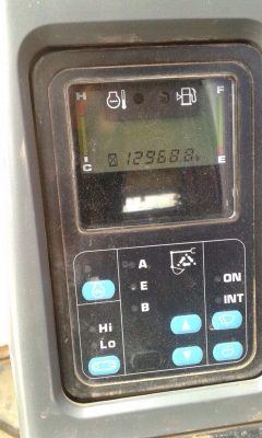 ขายด่วน KOMATSU PC200-7 ไมล์12,xxxชม.ค่ะ