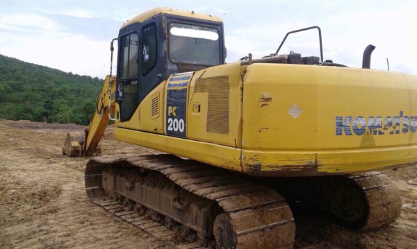 ขายด่วน KOMATSU PC200-7 ไมล์12,xxxชม.ค่ะ