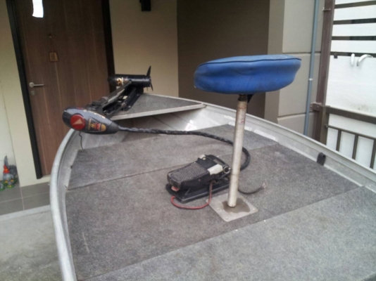 ขายเรือมิเนียม 12 ฟุต Quintrex เฉพาะตัวเรือ