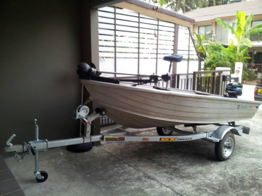 ขายเรือมิเนียม 12 ฟุต Quintrex เฉพาะตัวเรือ