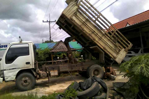 ขายรถบรรทุก 6 ล้อดัมพ์ ISUZU NPR 150 แรงม้าปี 2551 ราคา 600000