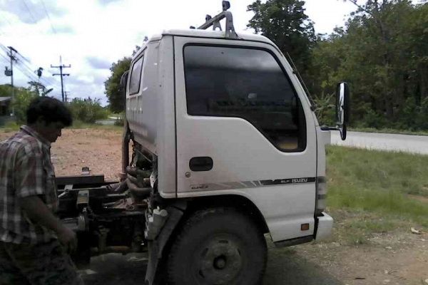 ขายรถบรรทุก 6 ล้อดัมพ์ ISUZU NPR 150 แรงม้าปี 2551 ราคา 600000
