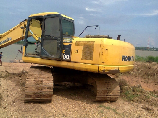 ขายด่วน  รถแบคโฮ  KOMATSU  200 - 7  สภาพดี พร้อมใช้งาน  เอกสารพร้อม
