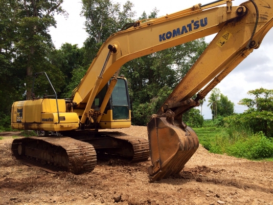 ขายด่วน  รถแบคโฮ  KOMATSU  200 - 7  สภาพดี พร้อมใช้งาน  เอกสารพร้อม