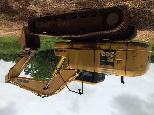 ขายด่วน  รถแบคโฮ  KOMATSU  200 - 7  สภาพดี พร้อมใช้งาน  เอกสารพร้อม
