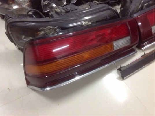 -  ไฟท้าย Bluebird (U12) 1 ชุด มี 3 ชิ้น เก่าญี่ปุ่น...4,500 บ.