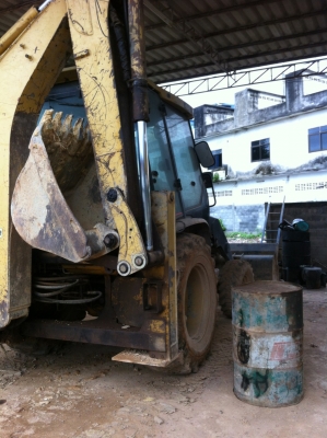 ขายรถตักหน้าขุดหลัง CAT 424 D เอกสารเล่มทะเบียน ราคา 800000