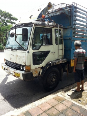 ขายรถบรรทุก 10 ล้อรั้วไม้ MITSUBISHI FN215K เครื่อง 6D-16 160 แรงม้า ราคา 330000