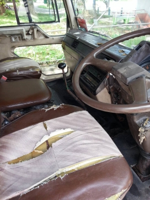 ขายรถบรรทุก 10 ล้อรั้วไม้ MITSUBISHI FN215K เครื่อง 6D-16 160 แรงม้า ราคา 330000