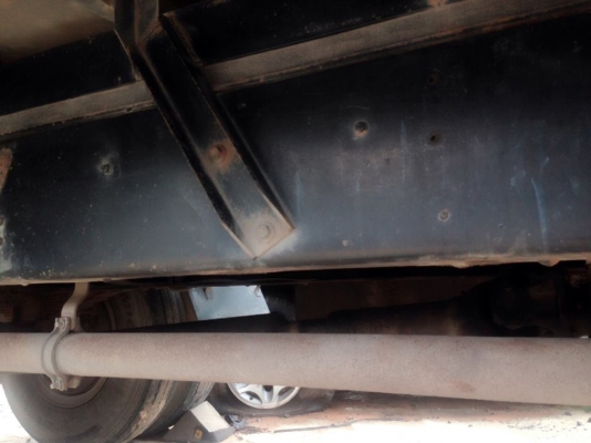 **670,000 บ.ต่อรอง/// 6ล้อตู้แห้ง10บาน HINO FF-195HP **ขาย HINO FF3H 195 6ล้อบรรทุกตู้แห้ง10บาน ไม่มีเสากลาง สภาพสวยๆ HINO FF3HMKA HO7D-195HP รถห้างแท้ เครื่องเดิม เกียร์เดิม เครื่องดี แน่น แห้ง แรง ไม่เยิ้ม เกียร์สั้น เข้าง่ายไม่หลุด ไม่หอนครับ ช่วงล่างเ