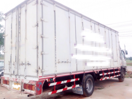 **670,000 บ.ต่อรอง/// 6ล้อตู้แห้ง10บาน HINO FF-195HP **ขาย HINO FF3H 195 6ล้อบรรทุกตู้แห้ง10บาน ไม่มีเสากลาง สภาพสวยๆ HINO FF3HMKA HO7D-195HP รถห้างแท้ เครื่องเดิม เกียร์เดิม เครื่องดี แน่น แห้ง แรง ไม่เยิ้ม เกียร์สั้น เข้าง่ายไม่หลุด ไม่หอนครับ ช่วงล่างเ