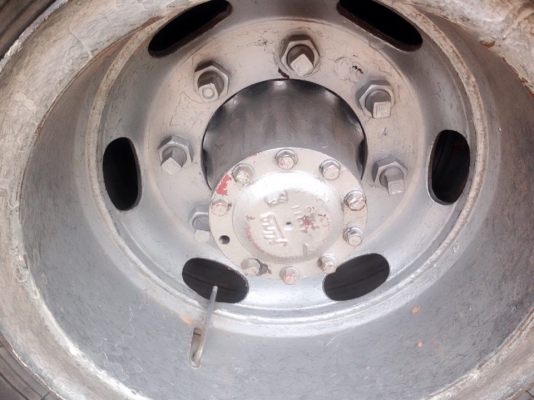 **670,000 บ.ต่อรอง/// 6ล้อตู้แห้ง10บาน HINO FF-195HP **ขาย HINO FF3H 195 6ล้อบรรทุกตู้แห้ง10บาน ไม่มีเสากลาง สภาพสวยๆ HINO FF3HMKA HO7D-195HP รถห้างแท้ เครื่องเดิม เกียร์เดิม เครื่องดี แน่น แห้ง แรง ไม่เยิ้ม เกียร์สั้น เข้าง่ายไม่หลุด ไม่หอนครับ ช่วงล่างเ