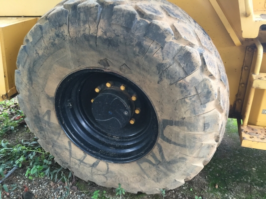 รถบด2เพลาสั่นสะเทือนSAKAI SV512D..รถซื้อใหม่ป้ายแดงใช้น้อย...เอาจอดมากกว่า รถบด2เพลาสั่นสะเทือนSAKAI SV512D..รถซื้อใหม่ป้ายแดงใช้น้อย...เอาจอดมากกว่า