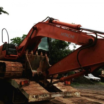 ขายรถแบคโฮHITACHI ZX 200ชั่วโมงทำงาน 10,xxxสวยพร้อมใช้ ราคา1,450,000