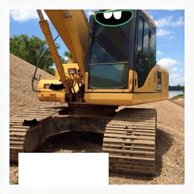 ขายรถแบคโฮ KOMATSU pc200-7 เอกสารเล่มทะเบียนไฟฟ้าครบ ราคา1,650,000
