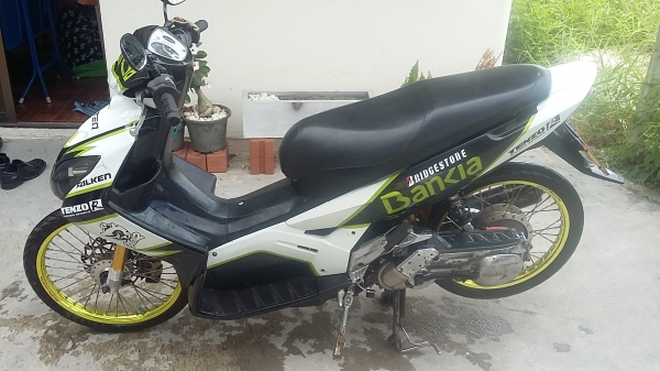 ขาย Yamaha Nuvou mx ชุดสีเดิมไม่มีแตก ไม่มีหอน แรงๆเลย ครับ ภาษีไม่ขาดต่อ มีเล่ม เอกสารพร้อมชุดโอนครบ อยุ่ที่ดอนเมือง กรุงเทพ ราคา 11900 เบอ 0891123302 สวยๆงามๆมาดูรถนัดก่อนนะครับต่อรองกันได้ครับคุยง่ายๆ