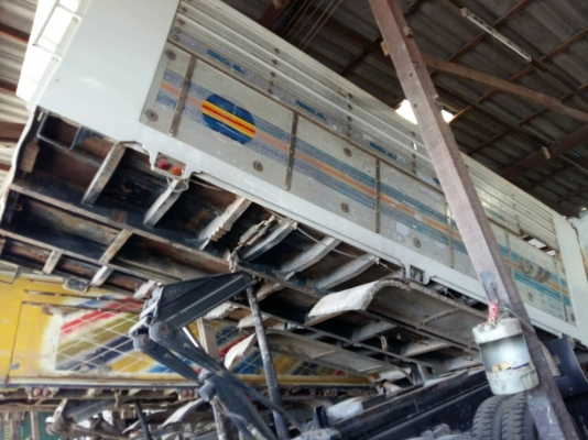 ขายรถบรรทุก 10 ล้อดัมพ์ ISUZU DECA 270 แรงม้าปี 2540 มีระบบลากพ่วง ราคา 1100000