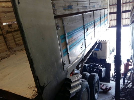 ขายรถบรรทุก 10 ล้อดัมพ์ ISUZU DECA 270 แรงม้าปี 2540 มีระบบลากพ่วง ราคา 1100000