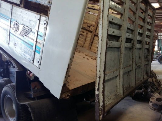 ขายรถบรรทุก 10 ล้อดัมพ์ ISUZU DECA 270 แรงม้าปี 2540 มีระบบลากพ่วง ราคา 1100000