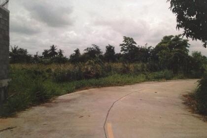 ขายที่ดิน 5ไร่  55 ตารางวา ใกล้ถนนราชพกษ์ หลังโรงเบียร์ฮอลแลนล์ ทำเลดี มีถนนตัดผ่าน ขาย ไร่ละ 7 ล้าน ติดต่อ 0811160919