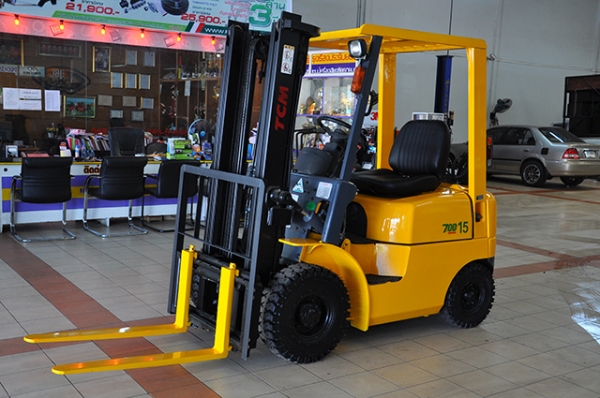 ขายรถโฟล์คลิฟท์มือสอง TCM รุ่น FG15N18 ราคา 165,000 บาท นำเข้าจากประเทศญี่ปุ่น 100\% ไม่เคยใช้งานในประเทศไทย