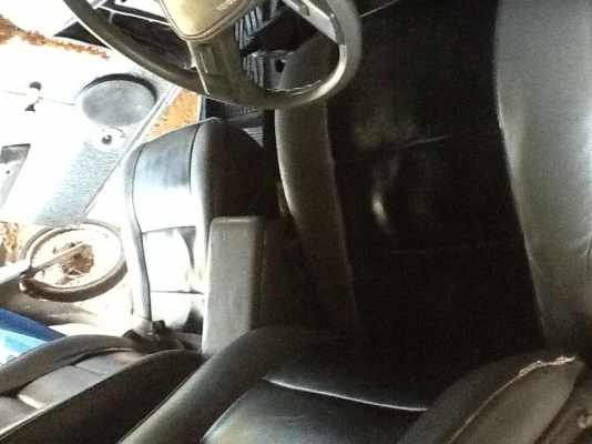 ขายฮีโร่ 4 ประตู