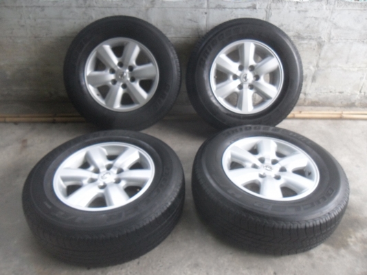 ล้อแม็ก 17นิ้ว6รู โตโยต้า พร้อมยาง สวยๆ 4 ล้อ ราคา 8500 บาท