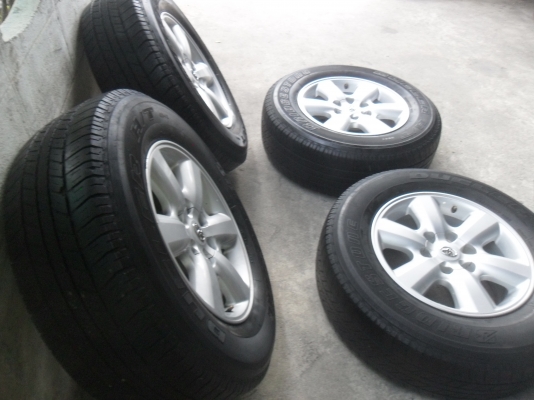 ล้อแม็ก 17นิ้ว6รู โตโยต้า พร้อมยาง สวยๆ 4 ล้อ ราคา 8500 บาท ล้อแม็ก 17นิ้ว6รู โตโยต้า พร้อมยาง สวยๆ 4 ล้อ ราคา 8500 บาท