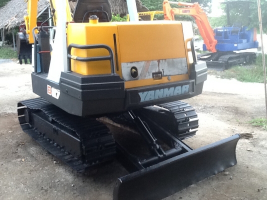 Yanmar b27-1 สภาพดีมากเครื่องยังใหม่ ทำสีเรียบร้อยเก่าญี่ปุ่นครับ Yanmar b27-1 สภาพดีมากเครื่องยังใหม่ ทำสีเรียบร้อยเก่าญี่ปุ่นครับ