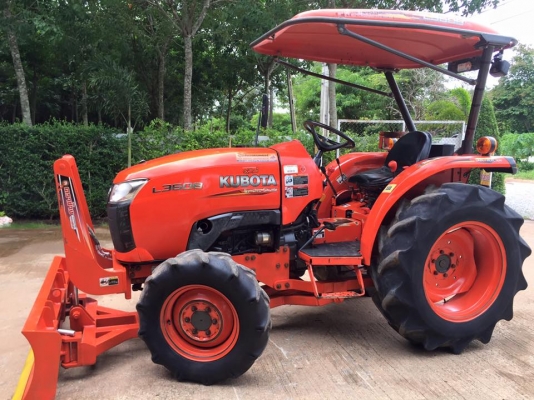 ขายรถไถ Kubota L3608(4WD) พร้อมใบมีดและผานพรวนช้าง รถพร้อมใช้งาน