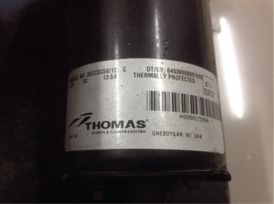 -  ปั้มลม 12 V + ถังอลูมิเนียม ขนาดประมาณถังแก๊ชปิกนิก เก่าญี่ปุ่น