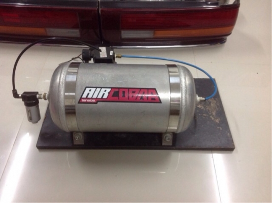 -  ปั้มลม 12 V + ถังอลูมิเนียม ขนาดประมาณถังแก๊ชปิกนิก เก่าญี่ปุ่น