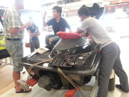 รับงานซ่อม/ แต่ง/ ดูแลเครื่องยนต์ เจ็ทสกีทุกรุ่น พร้อมประกันงานซ่อม