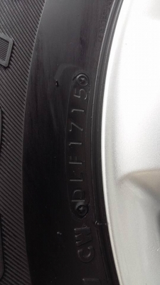 ขายล้อแม็กป้ายแดง dmax 17"พร้อมยางปี 15 สนใจติดต่อเล็กคลองสามครับ 081-3747940