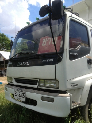 รถ ISUZU 6ล้อดั้ม 200แรง.สีขาว สวยค่ะ