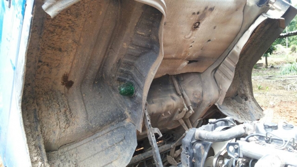 ขายรถบรรทุก 6 ล้อดัมพ์ MITSUBICHI 115 แรงม้า ช่วงล่าง F หน้าหลัง ราคา 380000