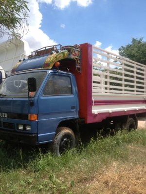 รถบรรทุก 6 ล้อกลาง ดัมพ์ 125 แรงม้า ISUZU สภาพดี ราคาถูกค่ะ