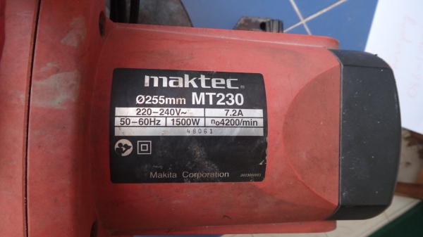 Maktec MT230 เลื่อยองศา