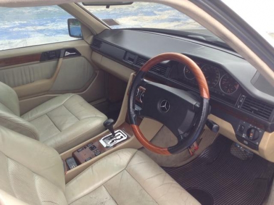 BENZ 300 Eรถสภาพพร้อมใช้ ติดLPG วิ่งได้2ระบบ