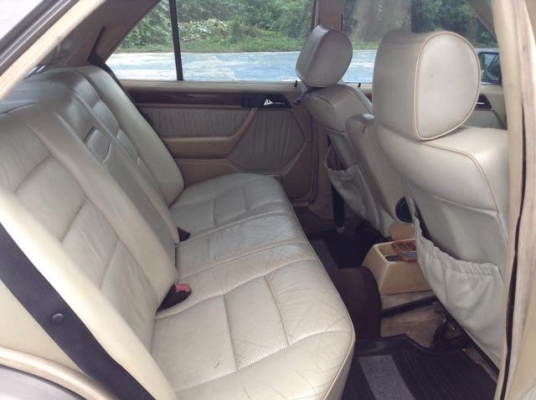 BENZ 300 Eรถสภาพพร้อมใช้ ติดLPG วิ่งได้2ระบบ